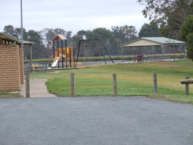 Gum Bend Lake - Ootha: Kids play area and picnic BBQ site