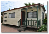 Currajong Caravan Park - Parkes: Cottage accommodation, ideal for families, couples and singles