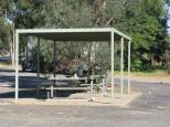 Currajong Rest Area - Parkes: Sheltered picnic table.