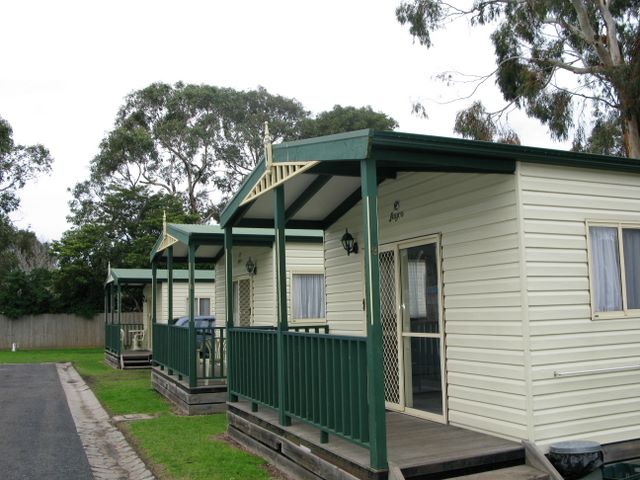 Boomerang Caravan Park - Cowes Phillip Island: Cottage accommodation ideal for families, couples and singles