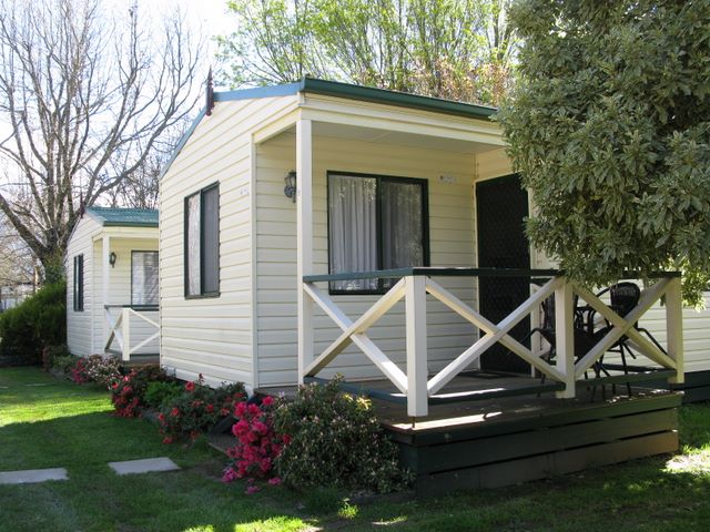 BIG4 Porepunkah Mill Holiday Park - Porepunkah: Cottage accommodation, ideal for families, couples and singles