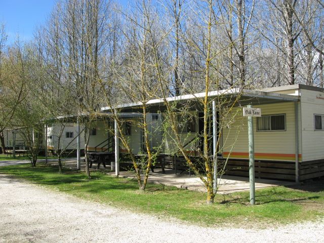 Mount Buffalo Caravan Park - Porepunkah: Cottage accommodation, ideal for families, couples and singles