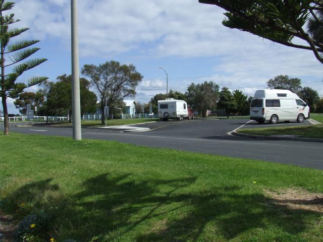 Port Albert Parking Area - Port Albert: The carpark/van site