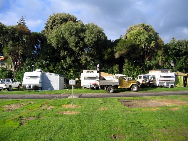Port Campbell Holiday Park - Port Campbell: Powered sites for caravans
