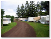 Port Campbell Holiday Park - Port Campbell: Good gravel roads within the park