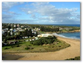 Port Campbell Holiday Park - Port Campbell: Park overview with view of Port Campbell township