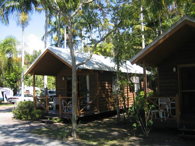 Pandanus Caravan Park - Port Douglas: Cottage accommodation ideal for families, couples and singles