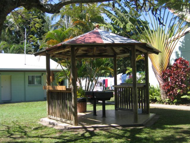 Tropic Breeze Van Village - Port Douglas: BBQ facilities
