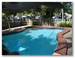 Tropic Breeze Van Village - Port Douglas: Swimming pool