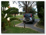 Port Elliot Holiday Park - Port Elliot: Good parking provided for cottage residents