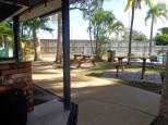 Melaleuca Caravan Park - Port Macquarie: pool and camp kitchen