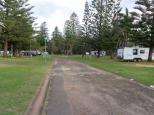 Sundowner Breakwall Tourist Park - Port Macquarie: roads a little rough in the park