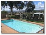 Crestview Tourist Park 2005 - Queanbeyan: Swimming pool with view of Queanbeyan