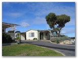 Sea Vu Caravan Park - Robe: Cottage accommodation ideal for families, couples and singles