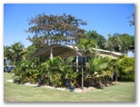 Rollingstone Beach Caravan Resort - Rollingstone: Cottage accommodation ideal for families, couples and singles