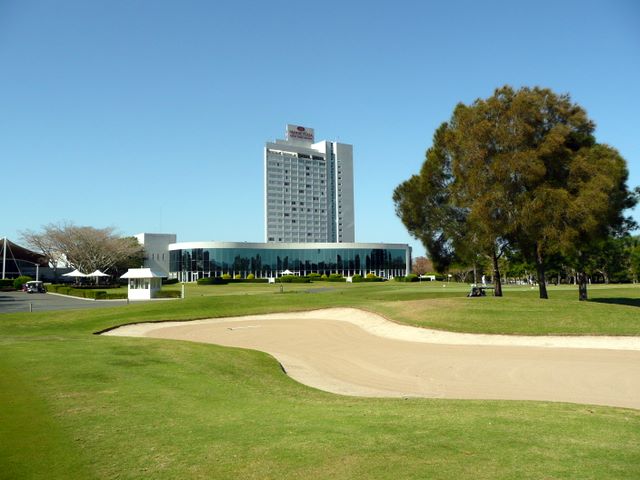 Royal Pines Golf Course - Benowa: Bunker on Hole 9 with view of Resort