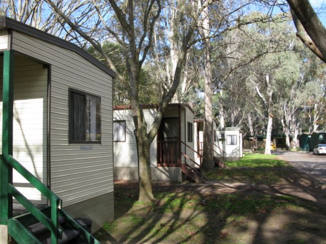 Thomson River Caravan Park - Sale: Cottage accommodation ideal for families, couples and singles