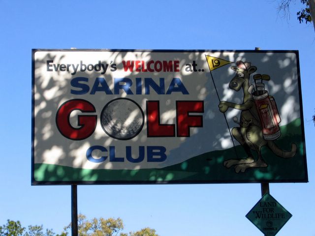 Sarina Golf Course - Sarina: Sarina Golf Course welcome sign