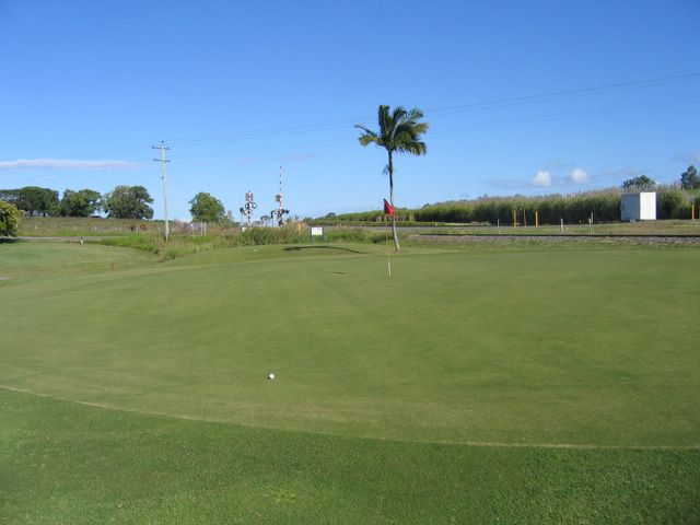 Sarina Golf Course - Sarina: Green on Hole 13