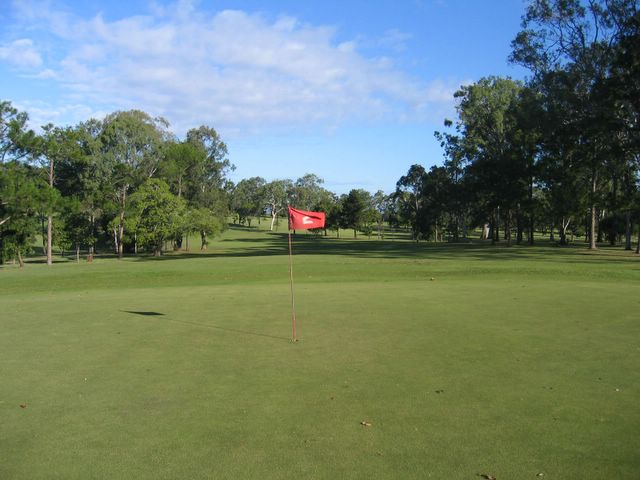 Sarina Golf Course - Sarina: Green on Hole 18