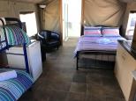 Scamander Sanctuary Holiday Park - Scamander: Safari cabin inside