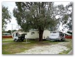 Highlands Caravan Park - Seymour: Powered sites for caravans