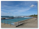 Shellharbour Beachside Tourist Park - Shellharbour: Ocean swimming pool adjacent to the park