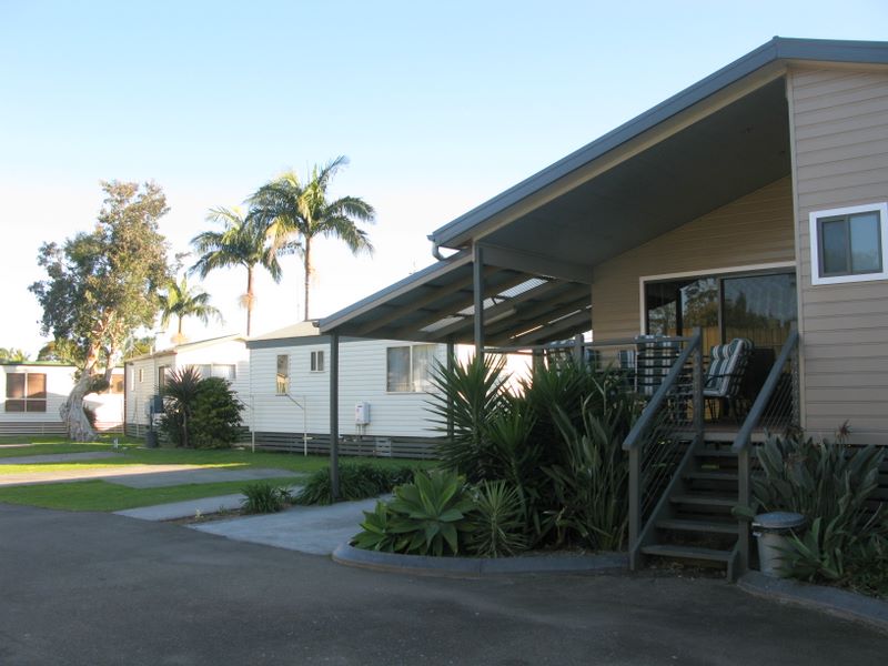 Mountain View Caravan and Mobile Home Village - Shoalhaven Heads: Cottage accommodation, ideal for families, couples and singles