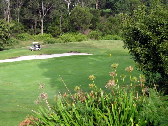 Shortland Waters Golf Course - Shortland: Green on Hole 1