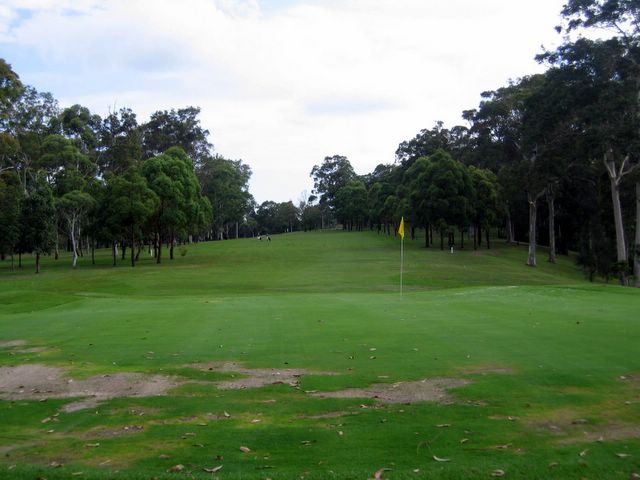 Shortland Waters Golf Course - Shortland: Green on Hole 2 looking back along the fairway