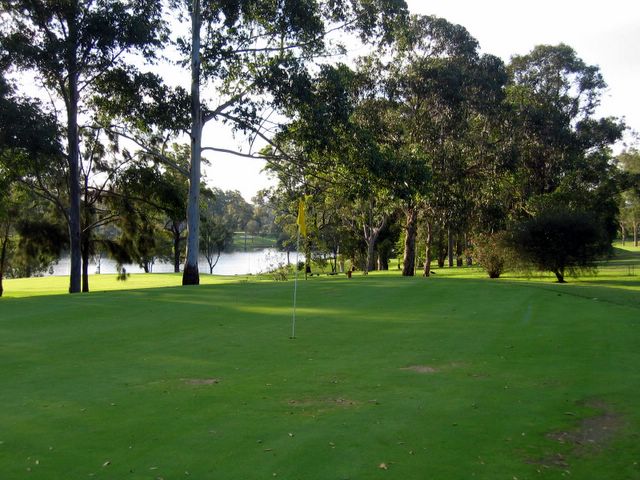 Shortland Waters Golf Course - Shortland: Green on Hole 8