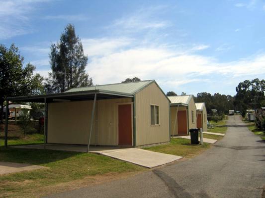 Country Acres Caravan Park - Singleton: Cottage accommodation, ideal for families, couples and singles