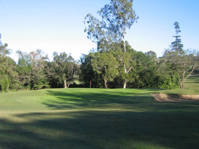 St Lucia Golf Links - St Lucia Brisbane: Approach to the green on Hole 7