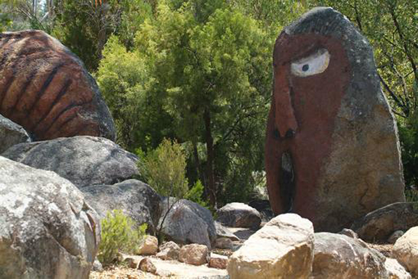 Stanthorpe Top of Town Accommodation Village - Stanthorpe: Rock art