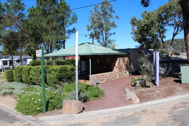 Stanthorpe Top of Town Accommodation Village - Stanthorpe: Camp Kitchen