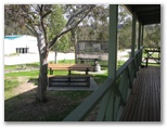 Stawell Park Caravan Park - Stawell: Picnic and BBQ area directly in front of deluxe villa