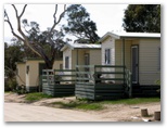 Stawell Park Caravan Park - Stawell: Cottage accommodation, ideal for families, couples and singles