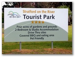 Stratford On The River Tourist Park - Stratford: Stratford on the River Tourist Park welcome sign