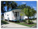 Alex Beach Cabins & Tourist Park - Alexandra Headland: Cottage accommodation ideal for families, couples and singles