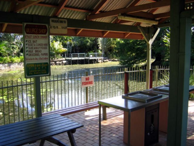 BIG4 Maroochy Palms Holiday Village - Maroochydore: Camp Kitchen and BBQ area with lake view