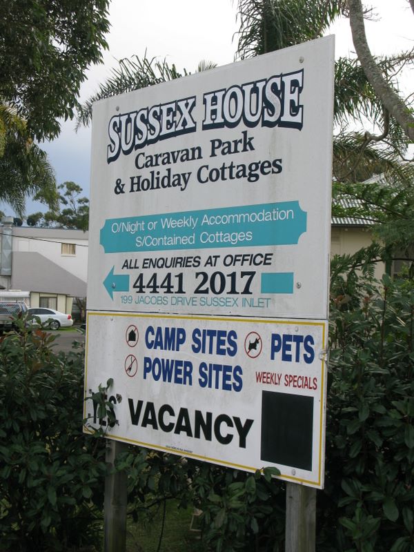 Sussex House Caravan Park - Sussex Inlet: Sussex House Caravan Park welcome sign