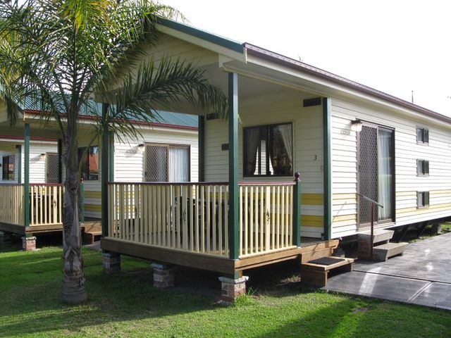 Sussex Palms Holiday Park - Sussex Inlet: Cottage accommodation, ideal for families, couples and singles
