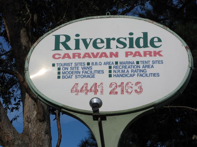 Riverside Caravan Park - Sussex Inlet: Riverside Caravan Park welcome sign