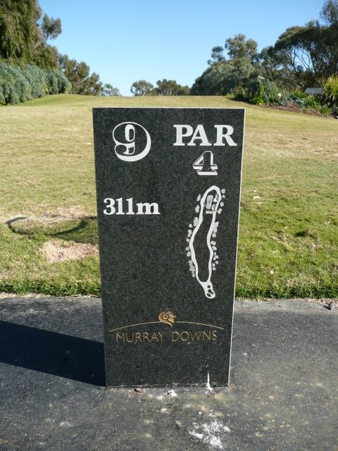 Murray Downs Golf & Country Club - Swan Hill: Hole 9, Par 4 - 311 metres
