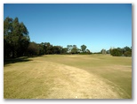 Murray Downs Golf & Country Club - Swan Hill: Approach to the Green on Hole 4