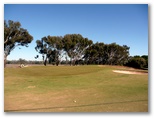Murray Downs Golf & Country Club - Swan Hill: Green on Hole 8