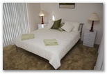 Del Rio Riverside Resort - Wisemans Ferry: Cottage bedroom