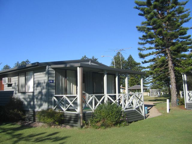 BIG4 Sydney Lakeside Holiday Park - Narrabeen: Cottage accommodation ideal for families, couples and singles