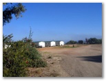 Rivers Edge Caravan Park - Tailem Bend: Cottage accommodation ideal for families, couples and singles