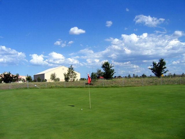 Longyard Golf Course - Tamworth: Green on Hole 1